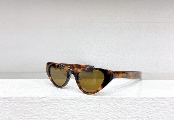SUPER WHOLESALE | Cat-Eye Sunglasses