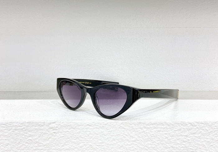 SUPER WHOLESALE | Cat-Eye Sunglasses