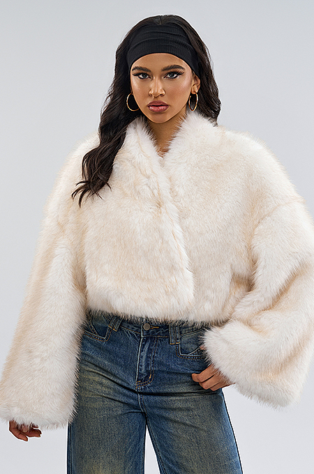 SUPER WHOLESALE | Faux Mink Fur Short Coat in White