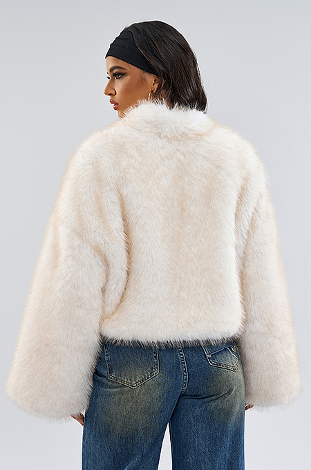 SUPER WHOLESALE | Faux Mink Fur Short Coat in White