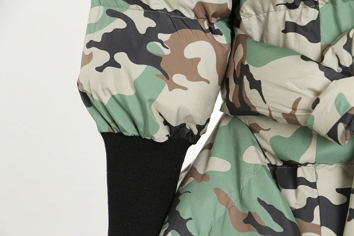 SUPER WHOLESALE | Patchwork Cuffs Fitted Down Coat in Camo