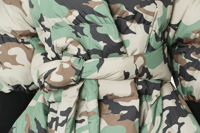 SUPER WHOLESALE | Patchwork Cuffs Fitted Down Coat in Camo