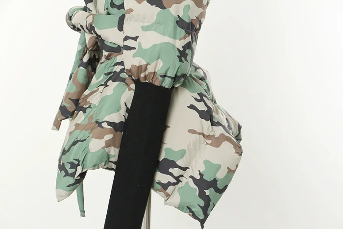 SUPER WHOLESALE | Patchwork Cuffs Fitted Down Coat in Camo