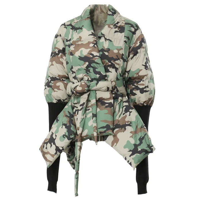 SUPER WHOLESALE | Patchwork Cuffs Fitted Down Coat in Camo