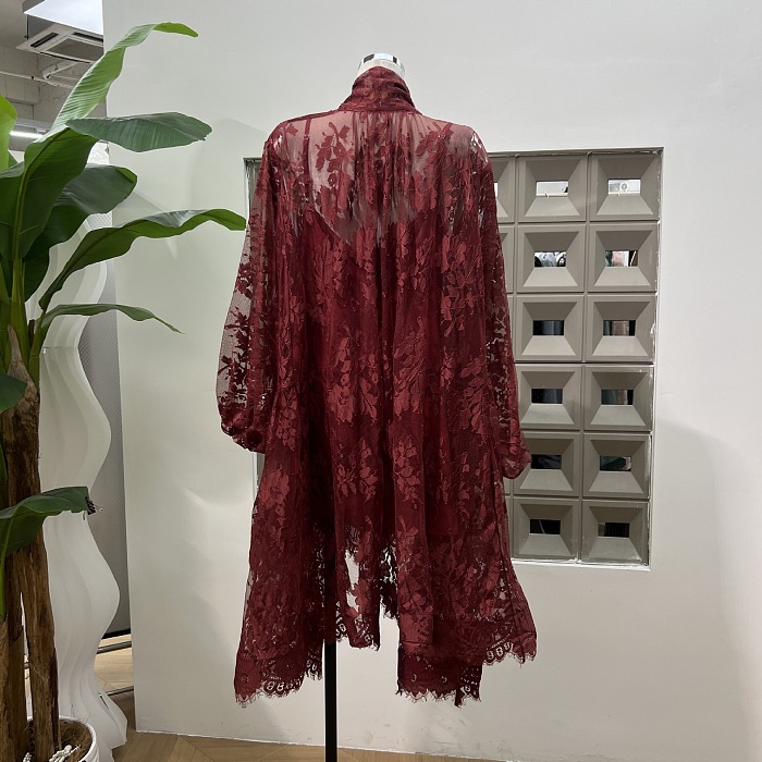 SUPER WHOLESALE | Coline red chantilly lace oversize dress