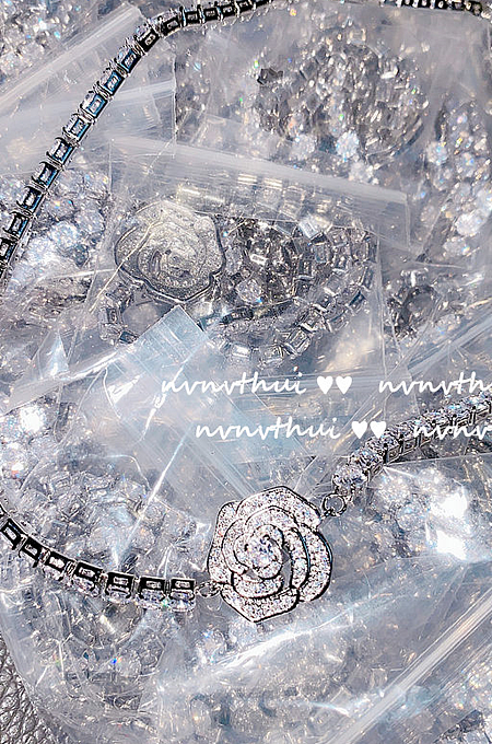 SUPER WHOLESALE | Bling Bling Rose Necklace