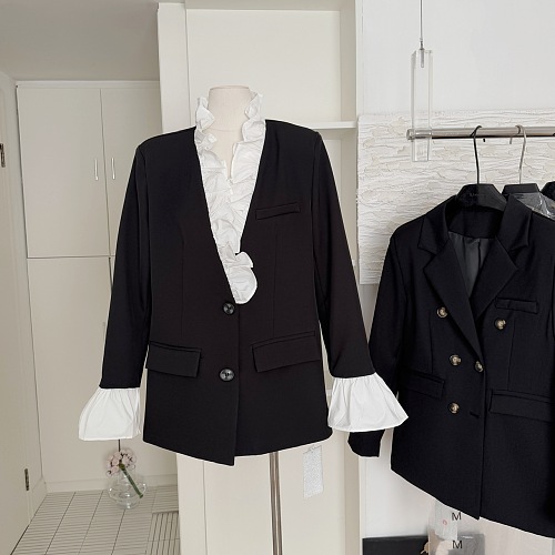 SUPER WHOLESALE | Wave Hem Blazer