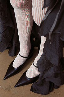 SUPER WHOLESALE | Mary Jane Pumps in Black