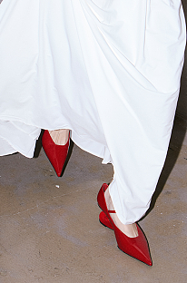 SUPER WHOLESALE | Mary Jane Pumps in Red