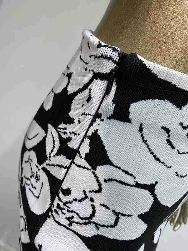 SUPER WHOLESALE | Cropped Rose Printed Knit Skirt Suit