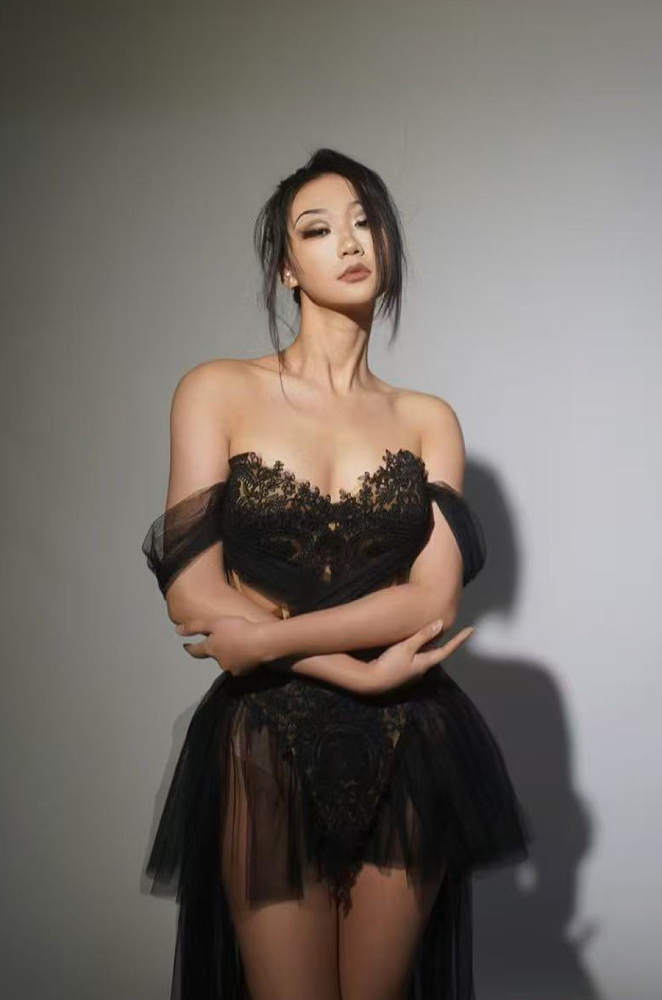 Vernise Black Skirt Set