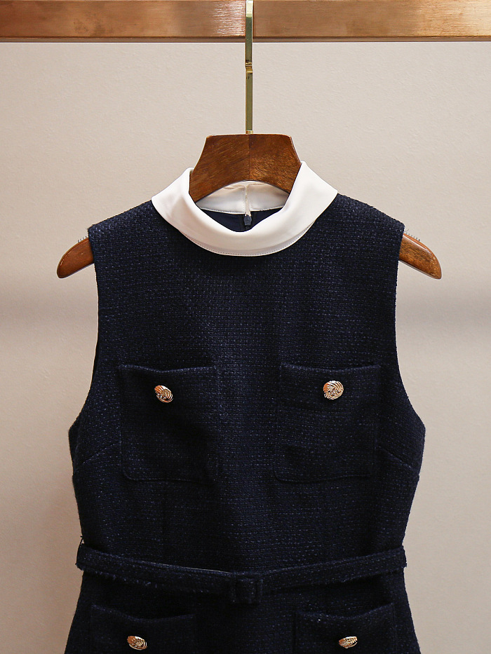 Structured Sleeveless Dress with Pleated Skirt and Contrast Collar - Navy/White