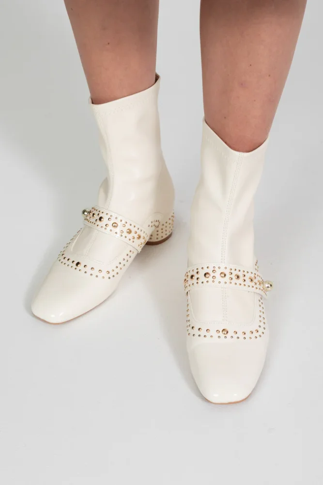 Studded Boots With Pearl Strap Detail – Ivoire