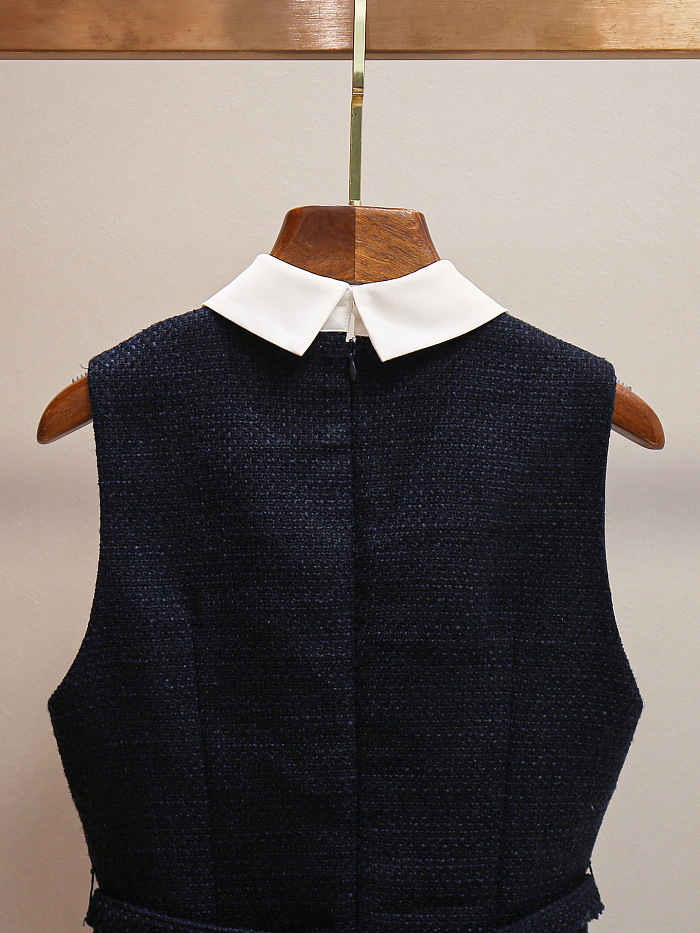 Structured Sleeveless Dress with Pleated Skirt and Contrast Collar - Navy/White