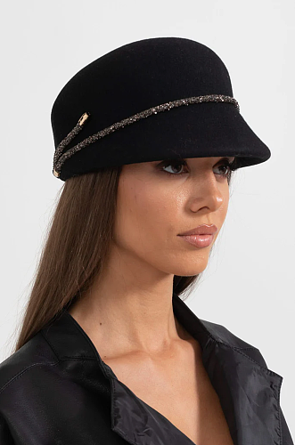 Short Brim Hat With Wrapped Detail - Black
