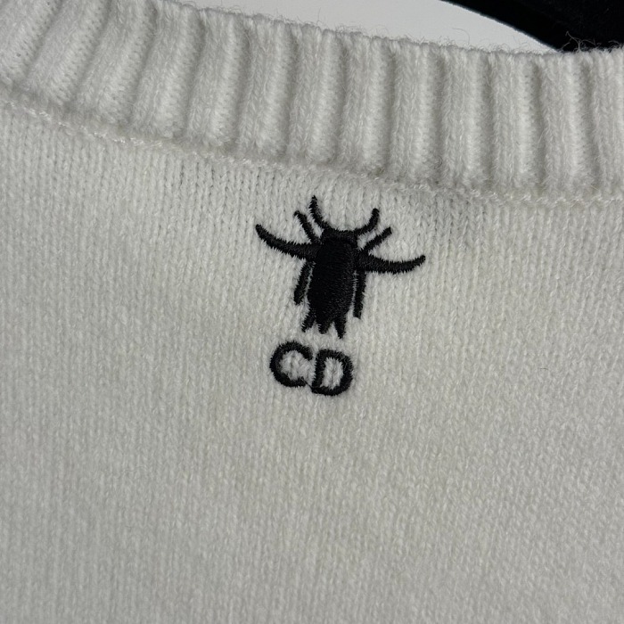 Embroidered Pullover
