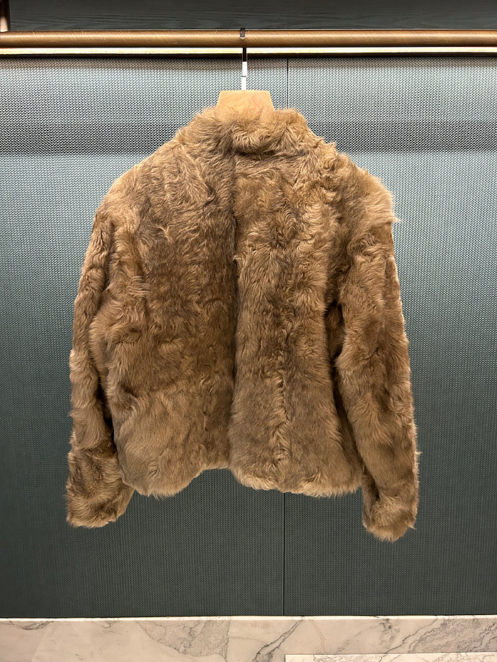 Wavy Curly Shearling Fur Coat in Old-Money Style