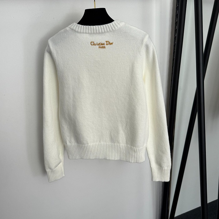 Embroidered Crew Neck Pullover