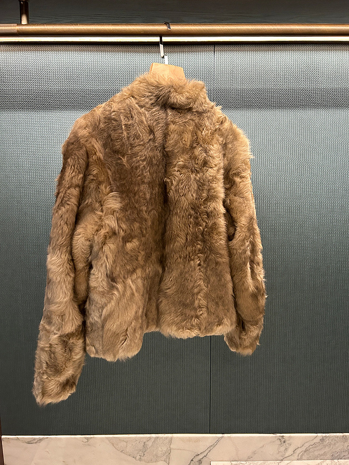 Wavy Curly Shearling Fur Coat in Old-Money Style