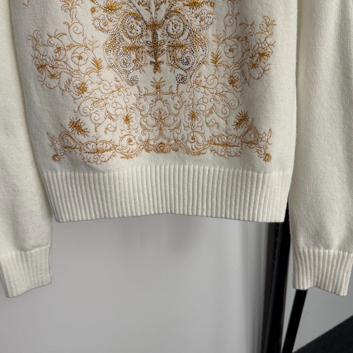 Embroidered Crew Neck Pullover
