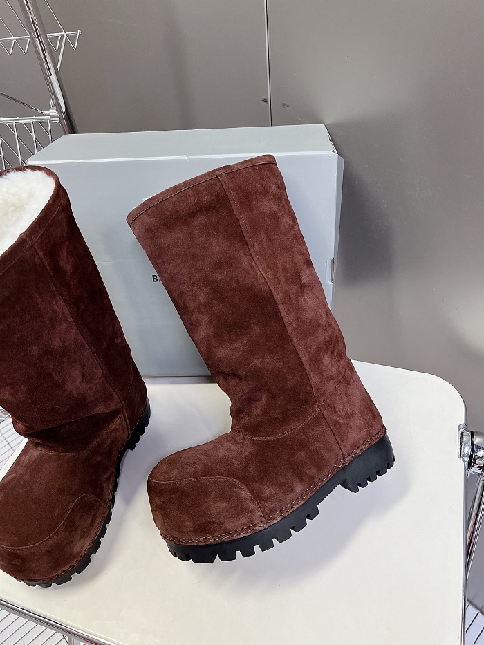 Women's Alaska Fur High Boot in Light Espresso