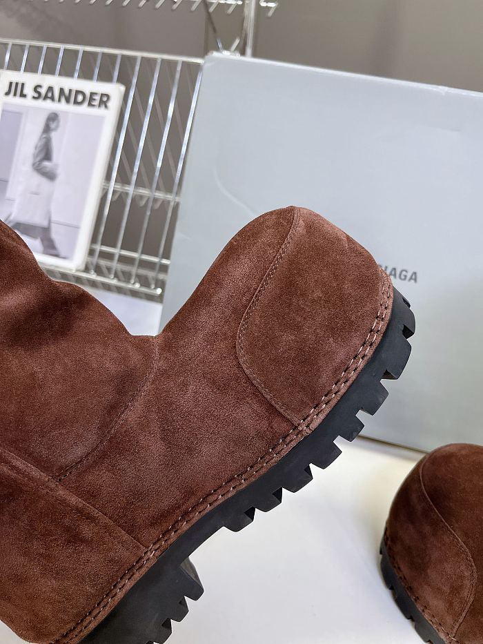 Women's Alaska Fur High Boot in Light Espresso