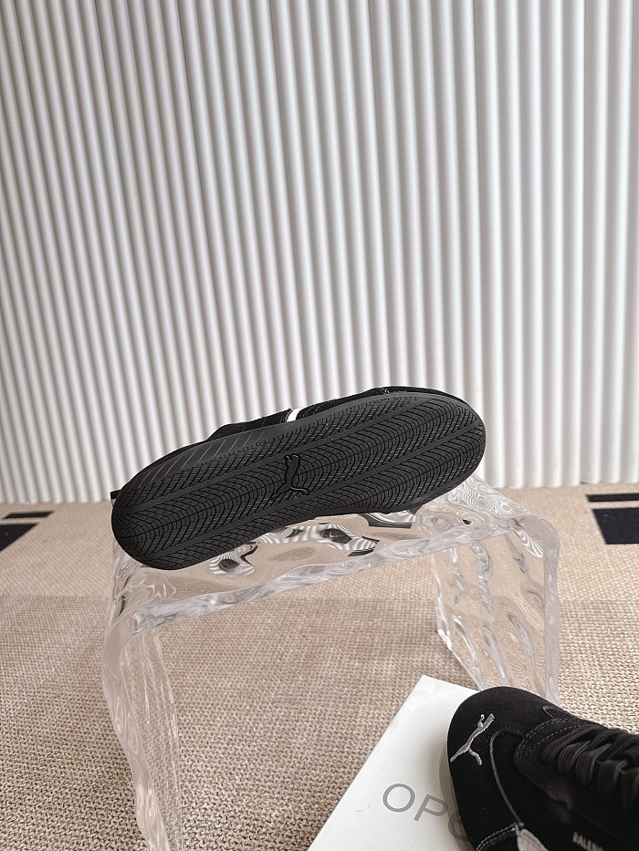 Speedcat Suede Balenciaga in Black/white