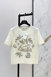 Dioramour Short-Sleeved Embroidered Sweater