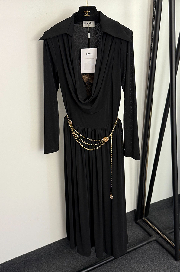 Chain Belt Detailed Pleated Long Dress