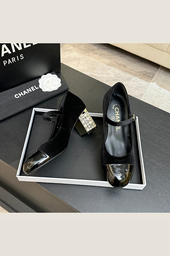 Cap-toe Goatskin Slingback Pump