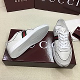 Women's Stretch low-top sneaker