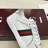 Women's Stretch low-top sneaker