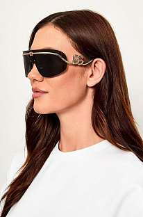 Statement Sunglasses in Black and gold