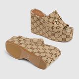 Women's wedge sandal with Horsebit