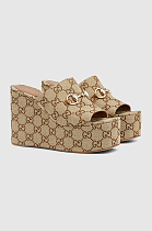 Women's wedge sandal with Horsebit