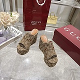 Women's wedge sandal with Horsebit