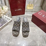 Women's wedge sandal with Horsebit