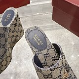 Women's wedge sandal with Horsebit