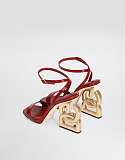 Patent leather sandals with 3.5 heel