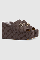 Women's wedge sandal with Horsebit