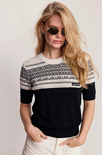 Wave Neck Jacquard Top