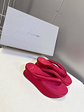 Balenciaga Satin Gaeta Thong in Red（Balenciaga Summer 26 Collection）
