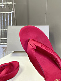 Balenciaga Satin Gaeta Thong in Red（Balenciaga Summer 26 Collection）