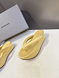 Balenciaga Satin Gaeta Thong in Yellow（Balenciaga Summer 26 Collection）