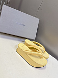 Balenciaga Satin Gaeta Thong in Yellow（Balenciaga Summer 26 Collection）
