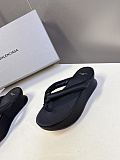 Balenciaga Satin Gaeta Thong in Black（Balenciaga Summer 26 Collection）