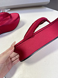 Balenciaga Satin Gaeta Thong in Red（Balenciaga Summer 26 Collection）