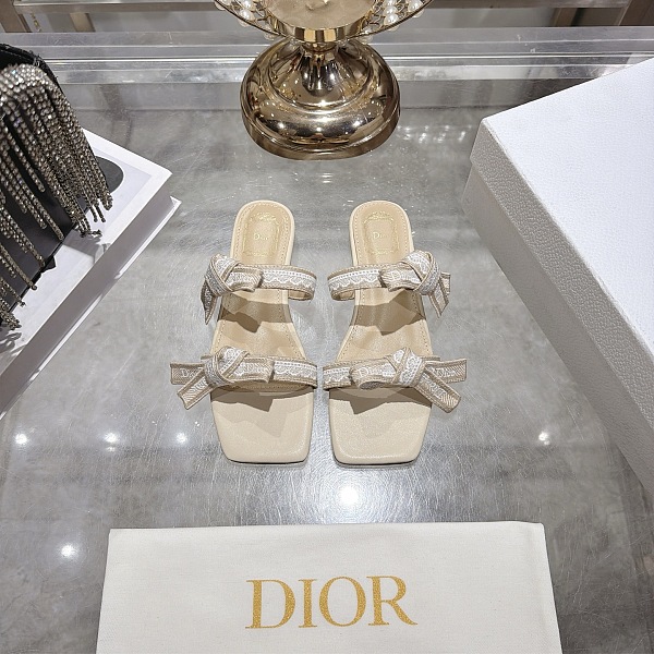 J'Adior Sandal with Straps(beige & white)
