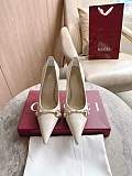Gucci Donna Horsebit Stiletto Pumps in Beige