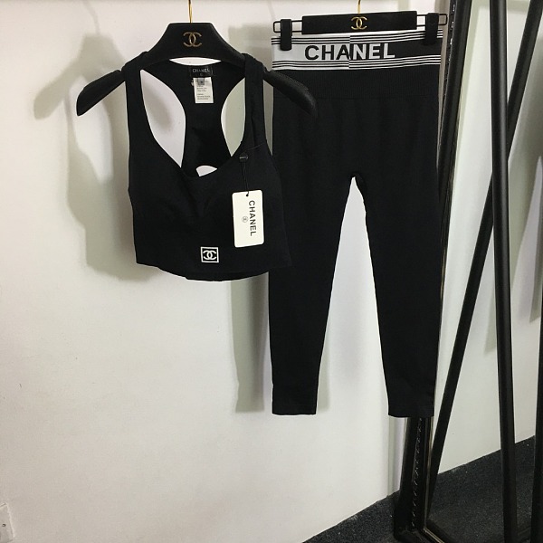 Chanel Sporty Chic 2-Piece Activewear Set with High-Waisted Logo-Woven Leggings
